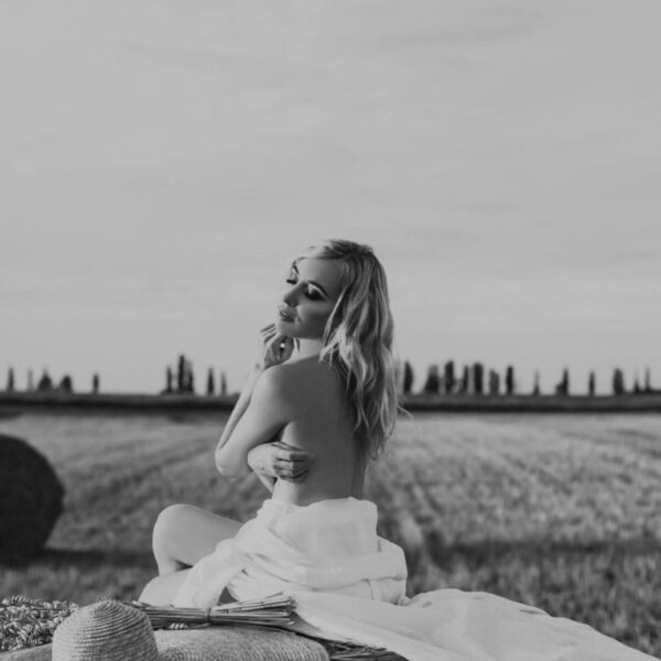 Ukrainian girl in Italy